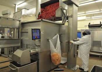 Working Conditions at Colorado Meat Packing Factory Violate COVID-19 Safety Requirements