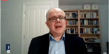 Howard Wilkinson accepting the Allard Prize for International Integrity