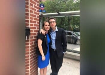 Photo of investigative reporter Jason Leopold with U.S. Treasury whistleblower Natalie Mayflower Edwards