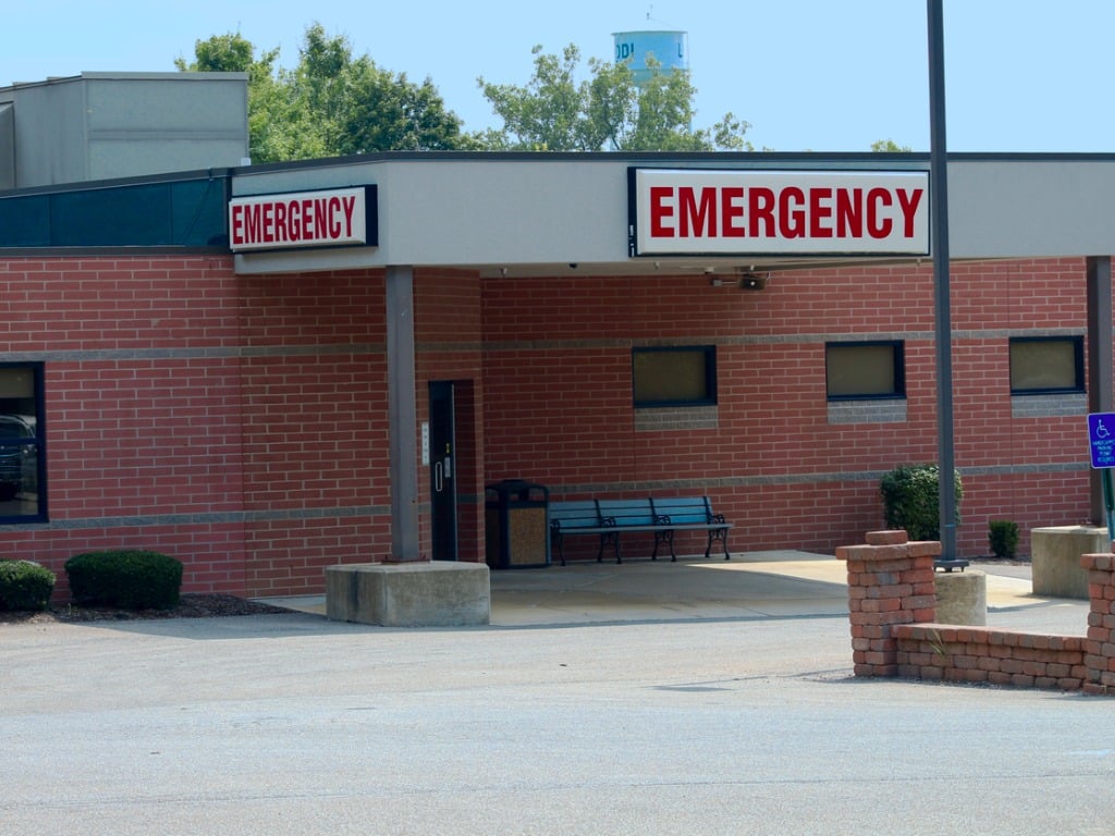 Photo of an exterior of an emergency room