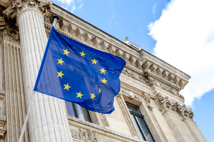 UE critică încet țările pentru drepturile avertizorilor