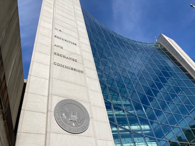 Photo of the exterior of the SEC building in Washington, DC
